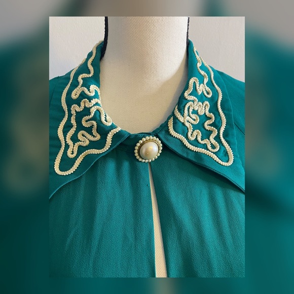 Essence by mail Women's Vintage Open front cape - Picture 3 of 7